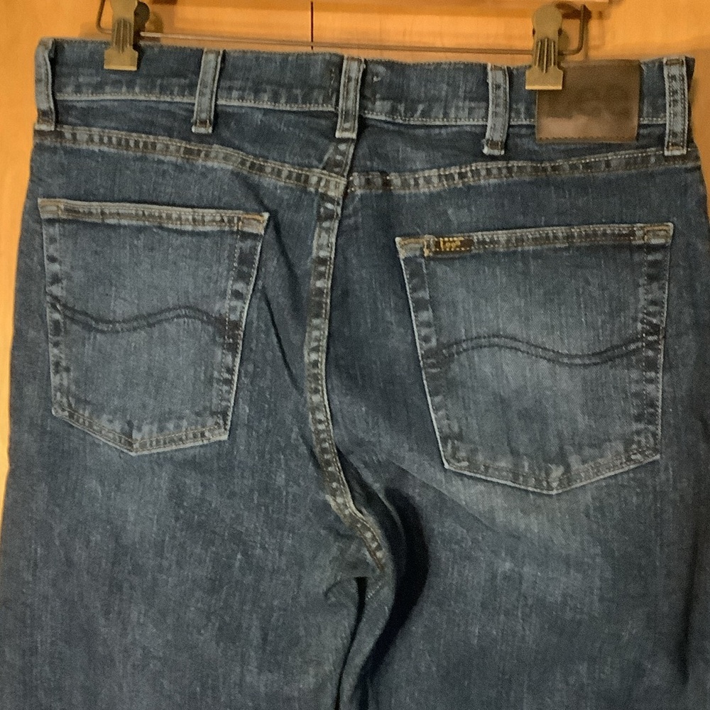 Lee dark wash regular fit jeans, size 34 x 34 - Picture 1 of 5